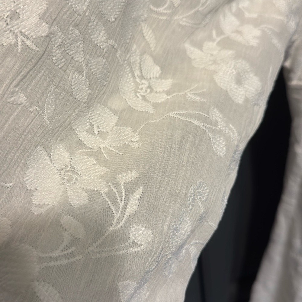 Elegant White Lace Dress - image 5